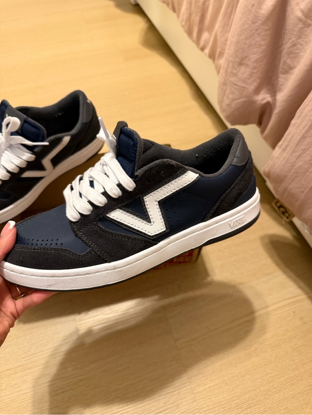 Vans Navy, Black & White Low-Top Sneakers